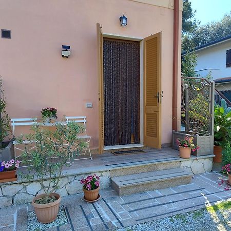 Bilocale Climatizzato A 850M Dalla Spiaggia Casa Katia マリーナ・ディ・マッサ エクステリア 写真