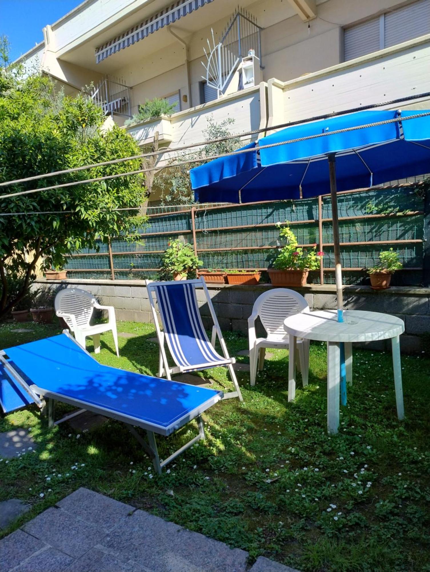 Bilocale Climatizzato A 850M Dalla Spiaggia Casa Katia マリーナ・ディ・マッサ エクステリア 写真