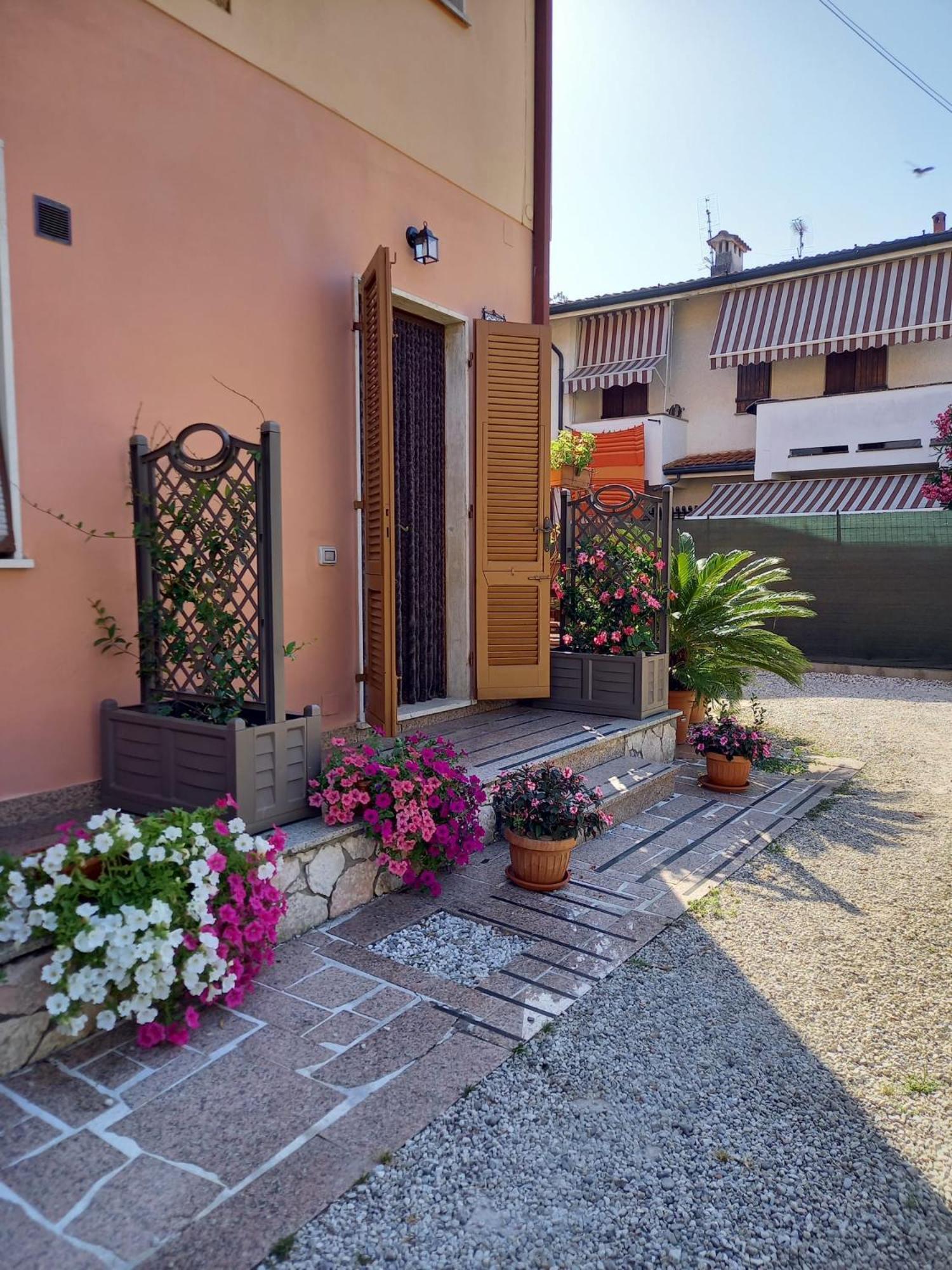 Bilocale Climatizzato A 850M Dalla Spiaggia Casa Katia マリーナ・ディ・マッサ エクステリア 写真